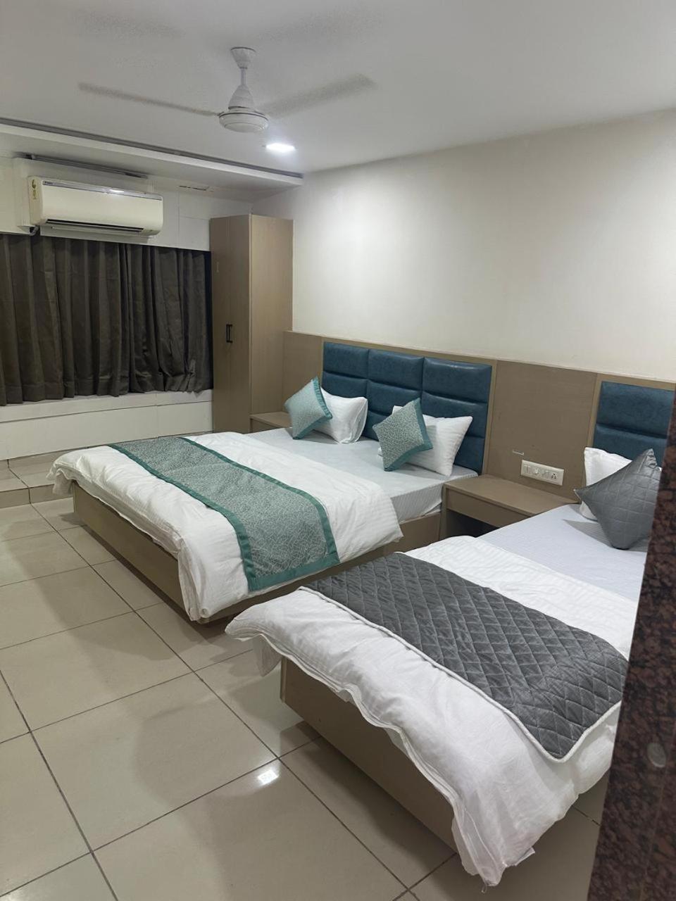 Hotel Nest View Ahmedabad Bagian luar foto