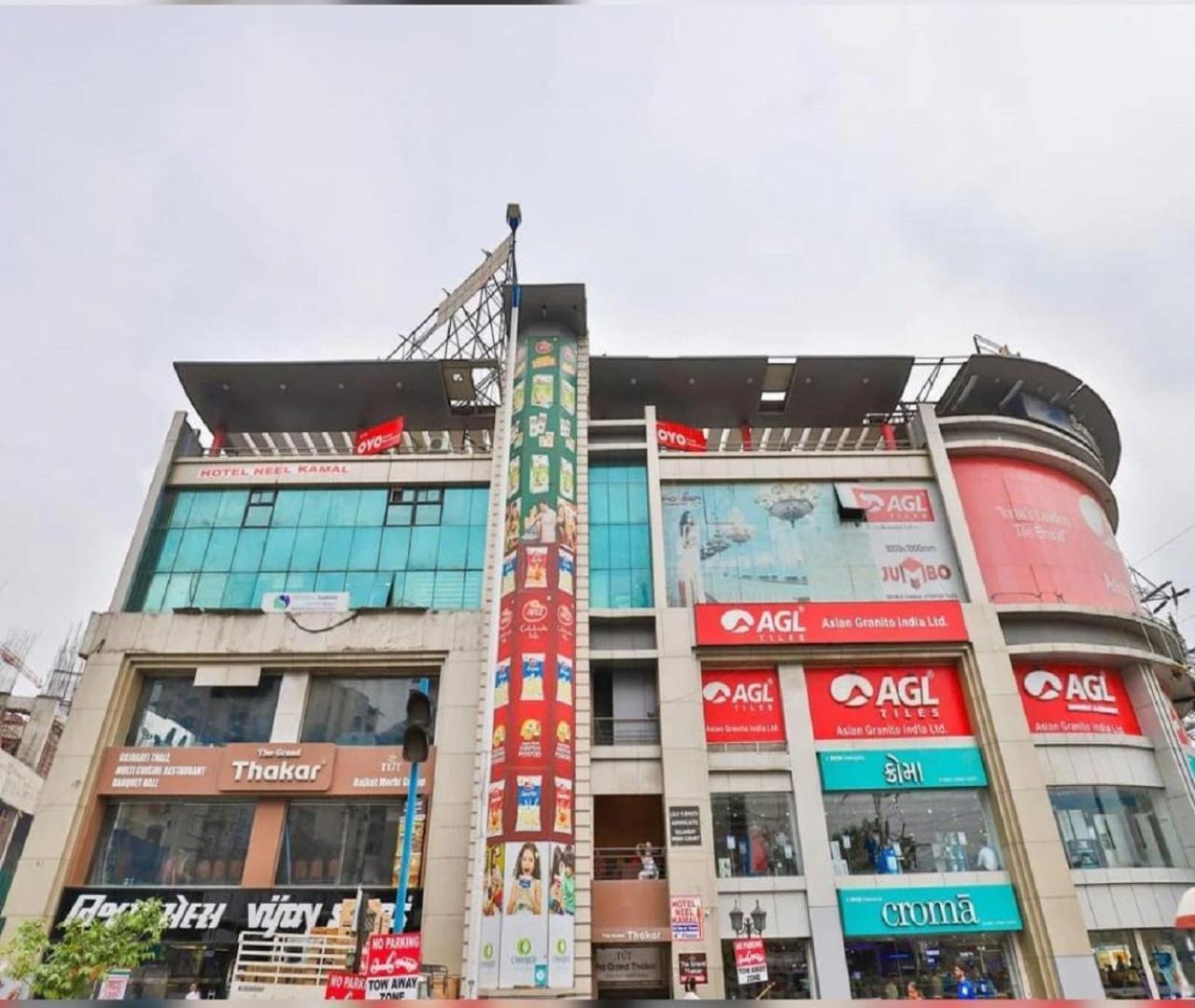Hotel Nest View Ahmedabad Bagian luar foto