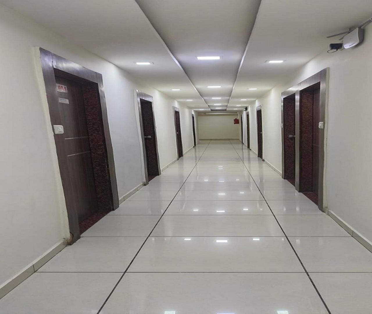 Hotel Nest View Ahmedabad Bagian luar foto
